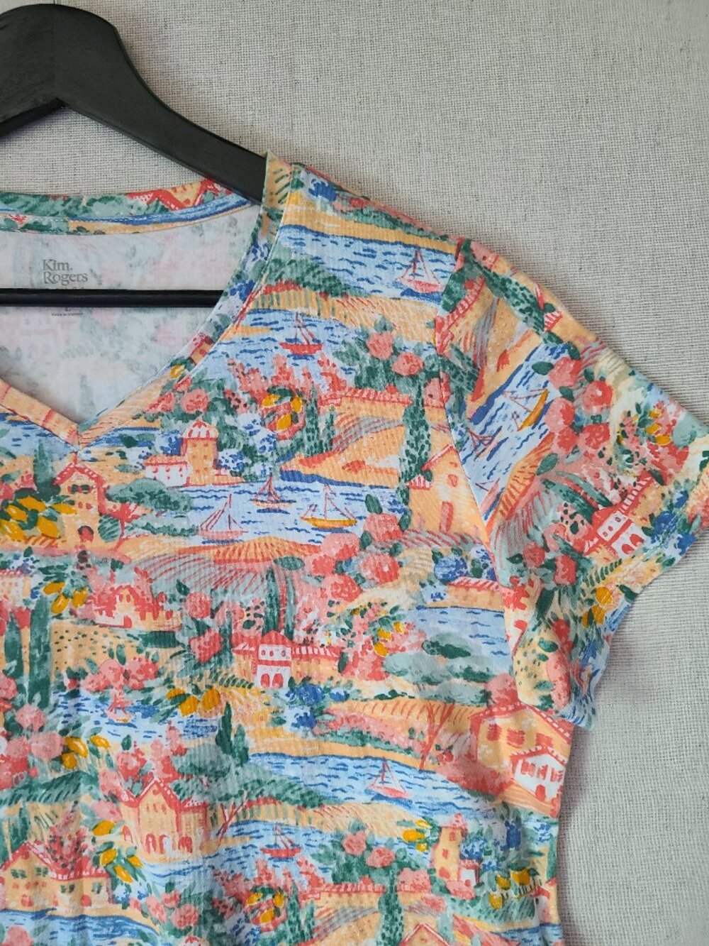 Floral Village Scene T-shirt M 100% Cotton Kim Rogers Perfectly Soft Peach